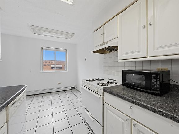 5th image of 8343 S King Dr APT 3B