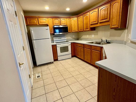 5th image of 1462 Oakhill Dr