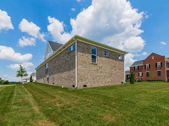 4th image of 105 Obree Ct Lot 39