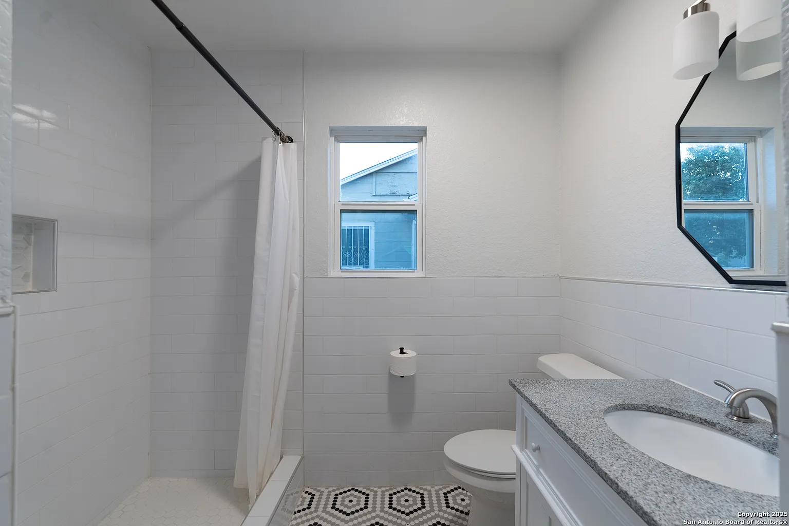 2519 W Huisache Ave — photo 9