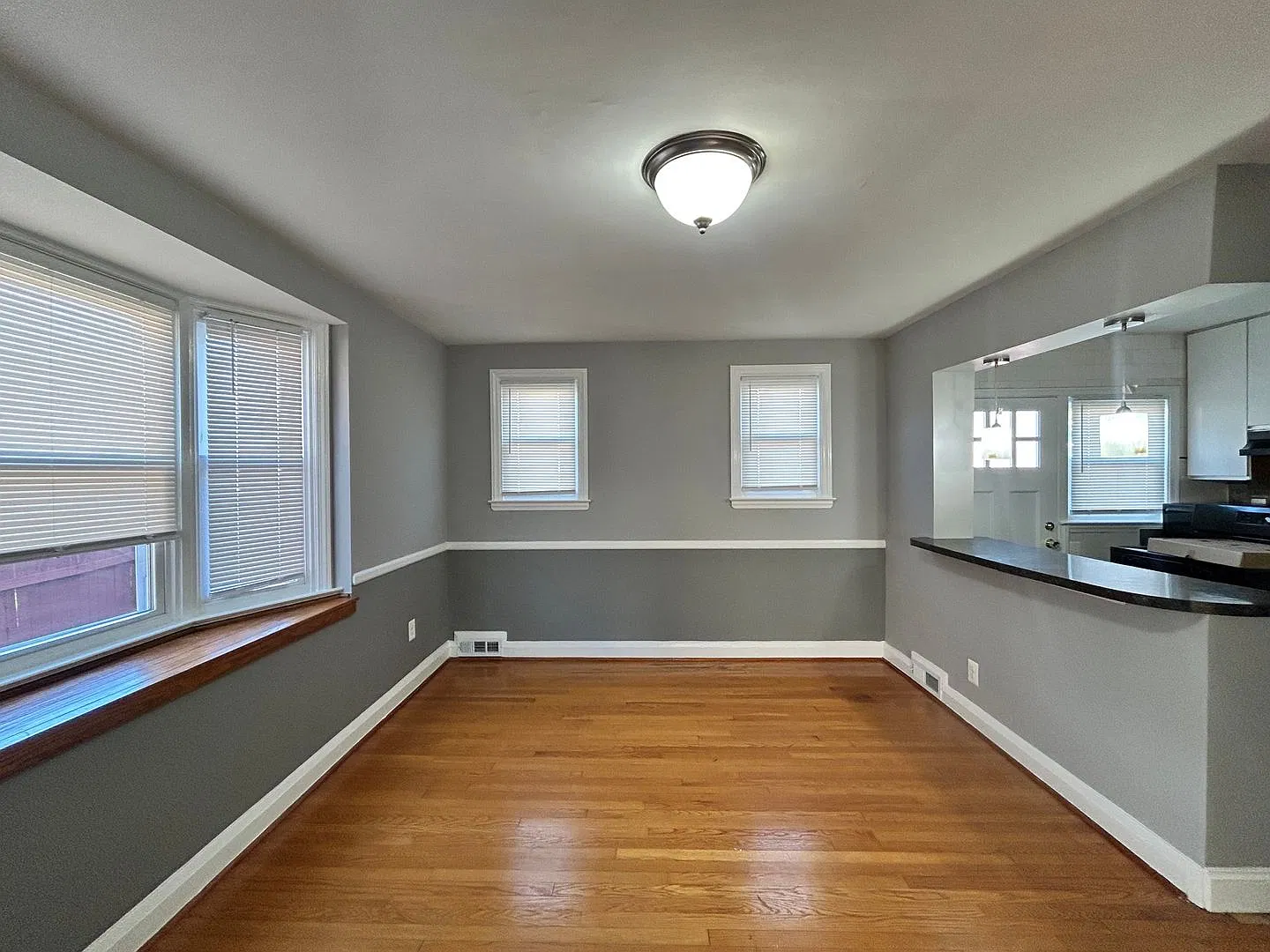 Baltimore - 3 bedrooms and 1 baths Available! — Photo 1
