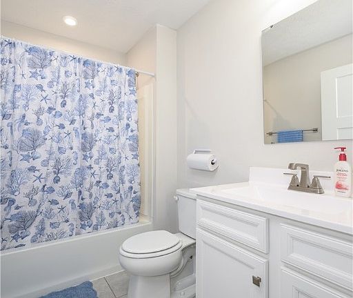 3rd image of 1705 Leslie Dr