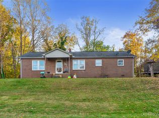 305 Mull Ln, Morganton, NC 28655