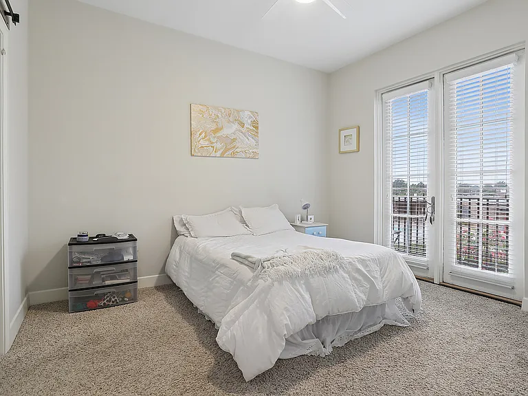 7707 Bluebonnet Blvd #321 — Photo 10