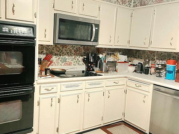 3rd image of 102 Gary Lynn Dr