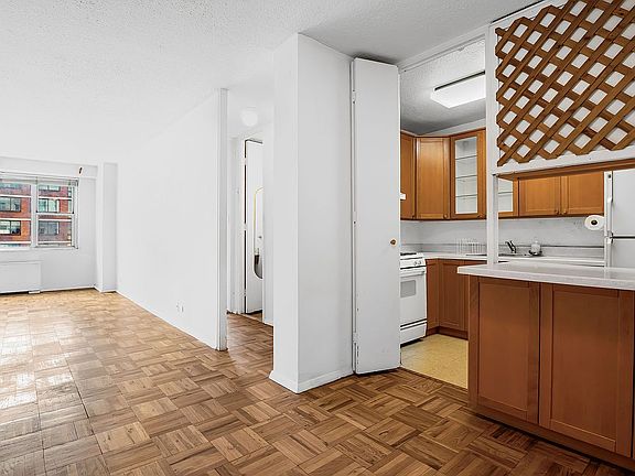 2nd image of 300 E 40th St APT 26P