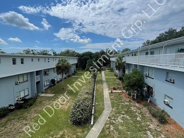 **August Move In Specials Riverside Apartments - Minutes to the River - Studio's, 1 Bedrooms, 2 B... — Photo 1