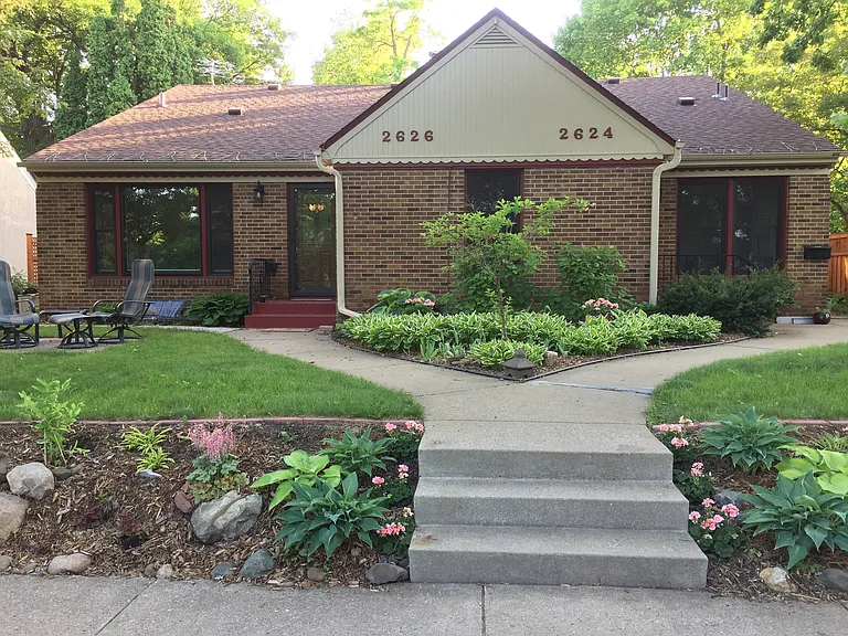 2624 W River Pkwy S — Photo 1
