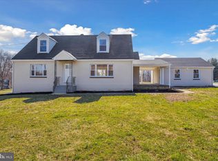 326 Bishop Hollow Rd, Newtown Square, PA 19073