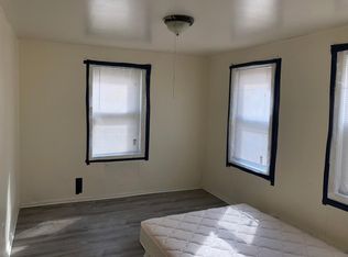 12 7th St, Lowell, MA 01850