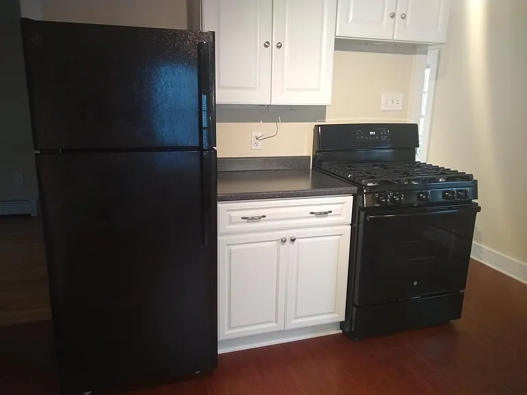 13 Lowe St #2 — Photo 13