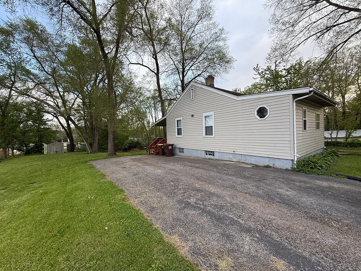 Building Photo - 1618 Green St