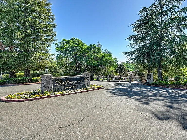 Rollingwood Condominium Rentals — Photo 40