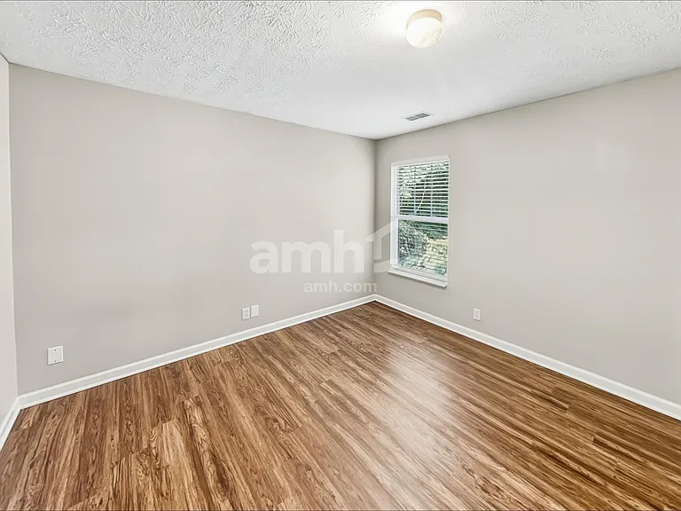119 Crestwood Ln — Photo 18