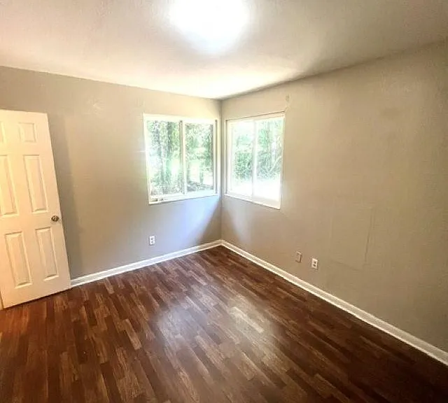 3221 Beacon St — Photo 13