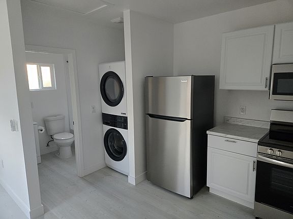 2nd image of 9641 Tudor Ave #B