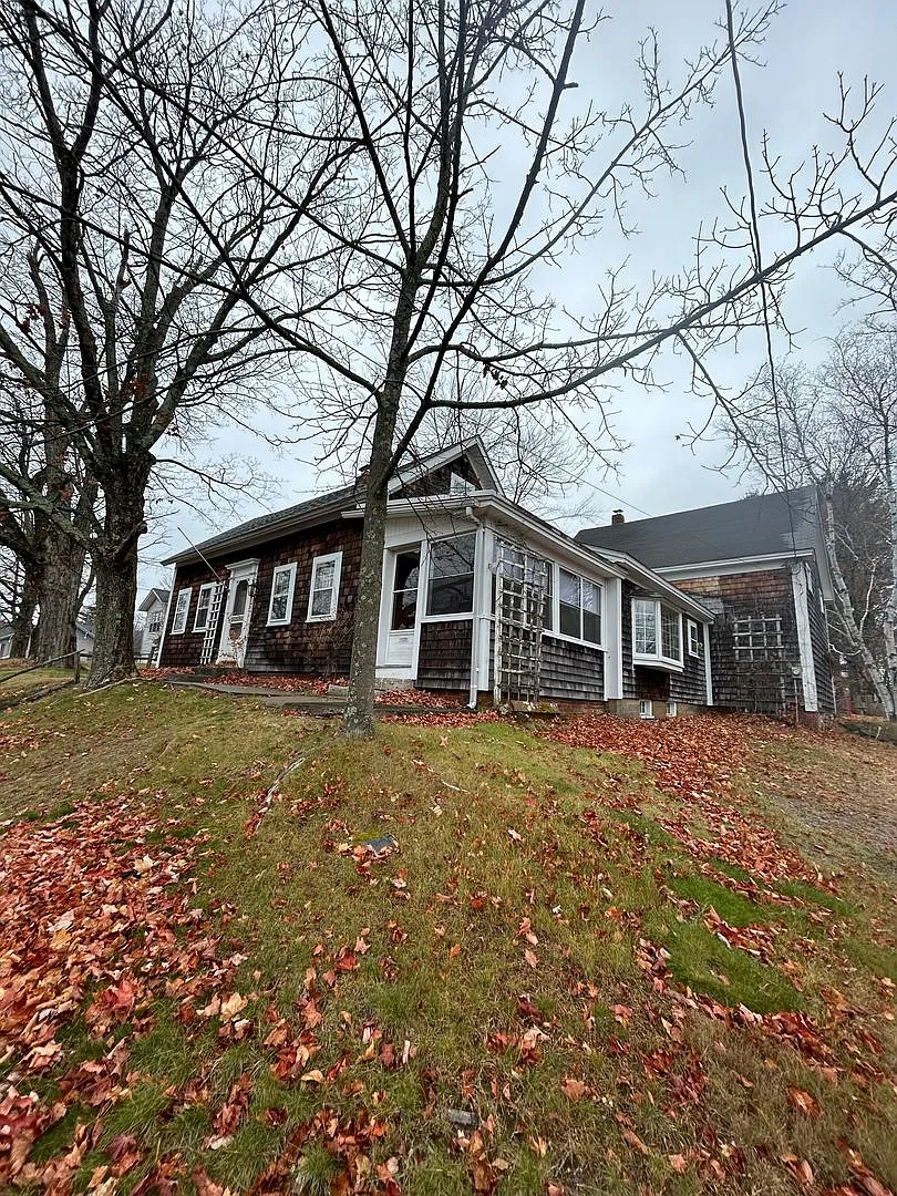 Price Improvement! Single Family Cape Available In Rochester, Nh! — Photo 4