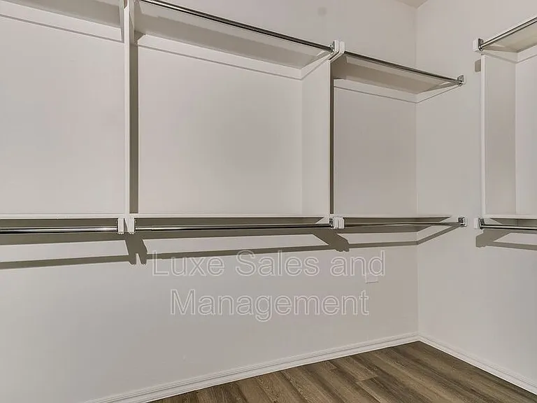 10530 Utica Dr — Photo 30
