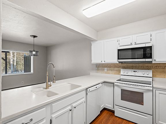 3rd image of 433 E 8th Ave