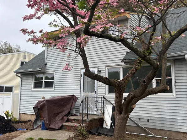 25 Richard Ave, Hopelawn, NJ 08861