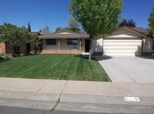 8249 Lake Forest Dr, Sacramento, CA 95826