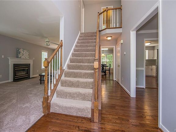 3rd image of 5709 Lake West Ter