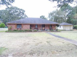 8697 Thunderbird Dr E, Hernando, MS 38632