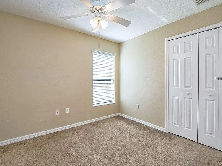 25024 Quaker Ridge Ave — Photo 17