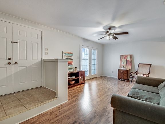 3rd image of 200 Lodge Dr APT 108