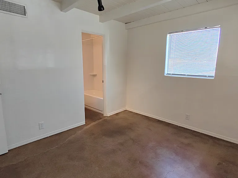 3416 N 2nd Ave — Photo 15