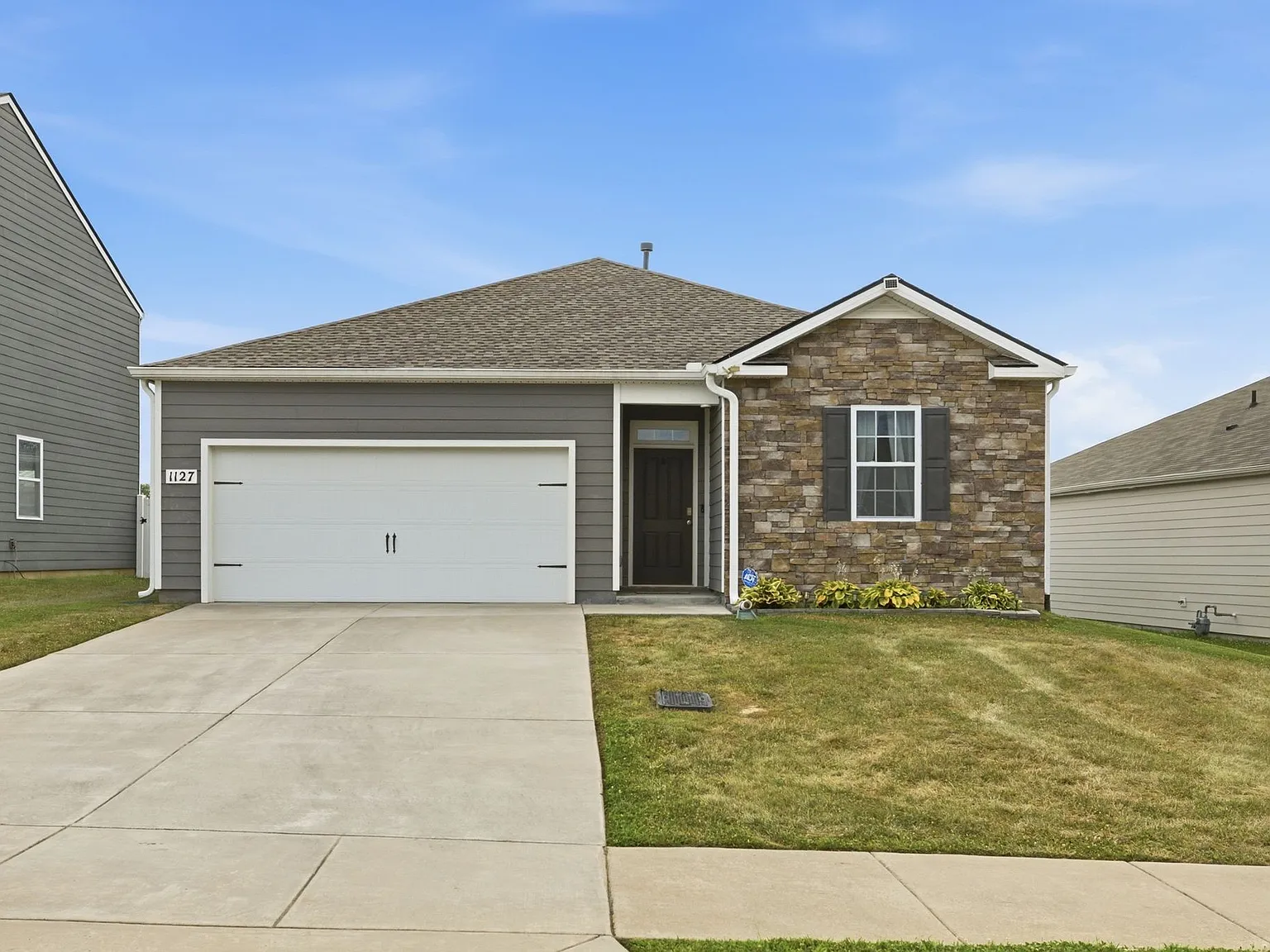 3 bed, 1482 sqft, $2,300 — Photo 1