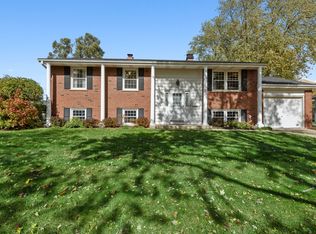 842 Royal Ln, Dundee, IL 60118