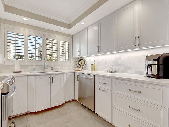 3rd image of 3224 S Ocean Boulevard #214