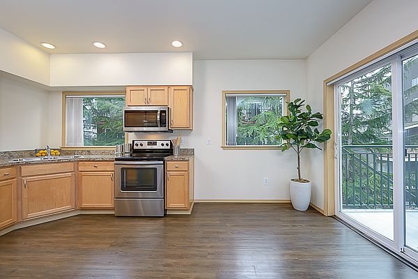 1st image of 1618 Bellevue Ave APT 704