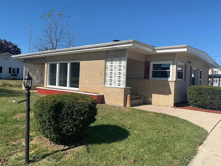 1016 South Ave — Photo 4