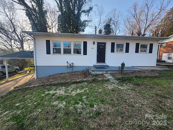 2nd image of 104 W Catawba St
