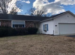 22 South St, Plainfield, CT 06374