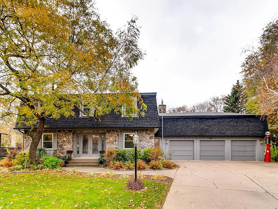 1st image of 1821 Twin Circle Dr