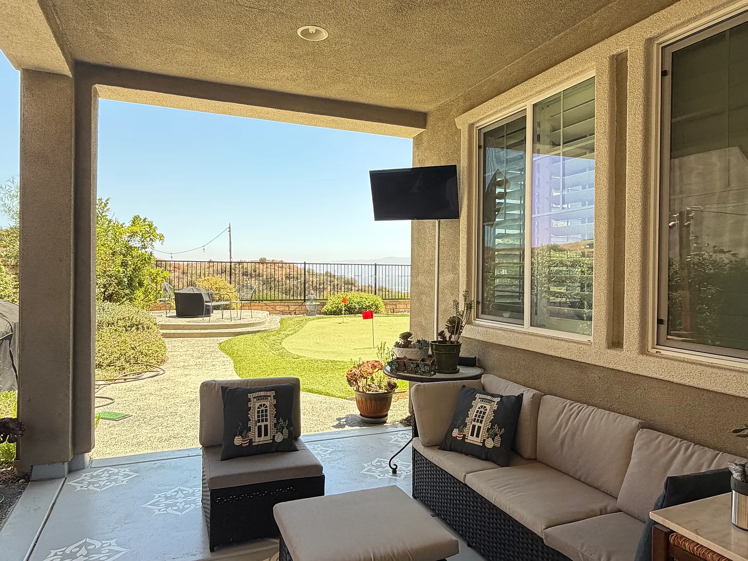 6 bed, 4.5 bath, 3572 sqft, $6,300 — Photo 4