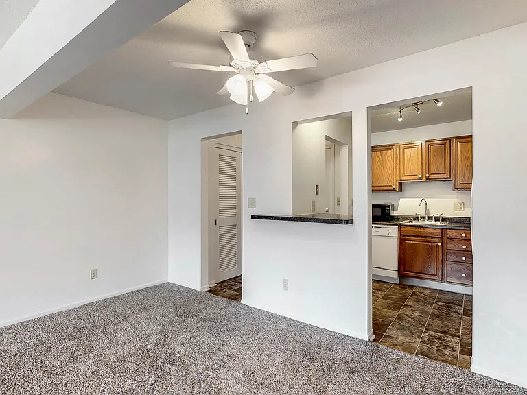 The 31st Street Apartments — Photo 31