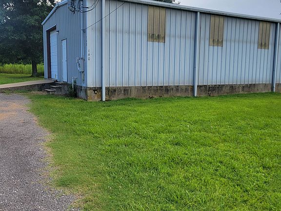 5th image of 140 Halliburton Ave