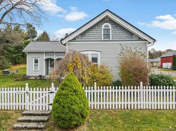 4043 Pleasant St, Metamora, MI 48455