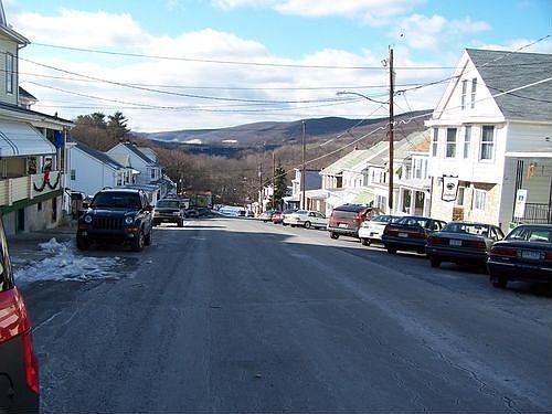 2nd image of 322 W Ridge St