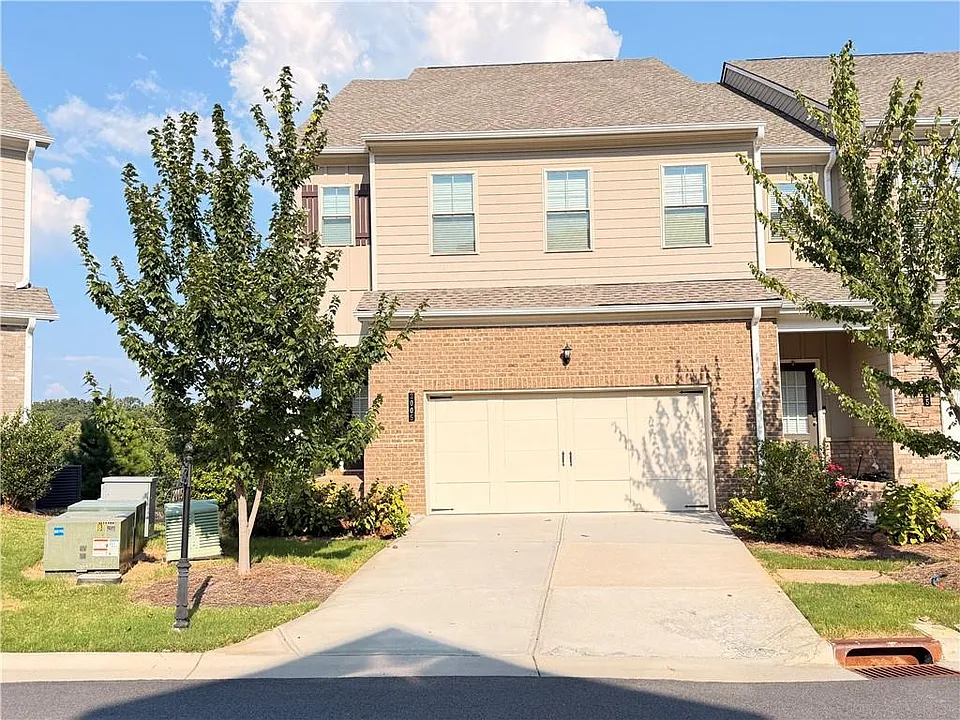 2005 Manor Pointe Dr