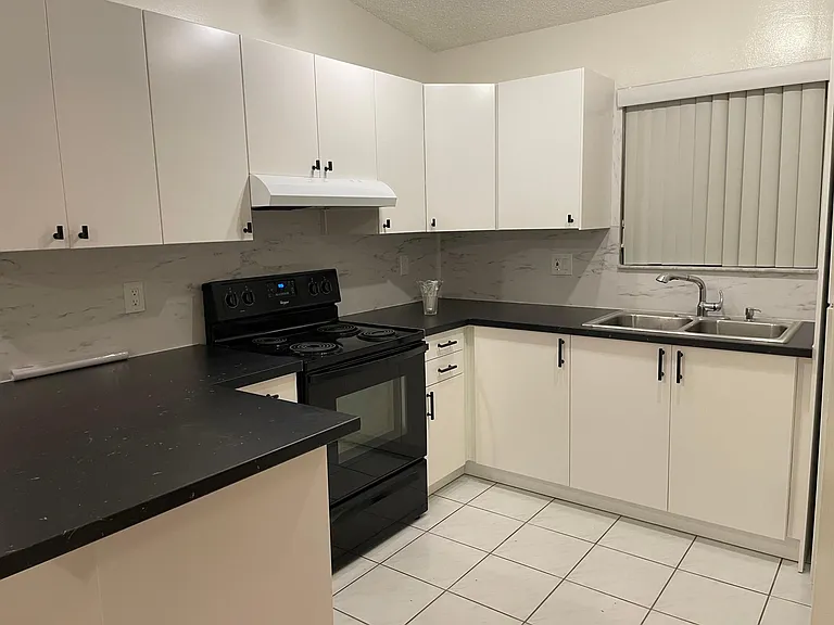 10101 W Okeechobee Rd #5202 — Photo 2