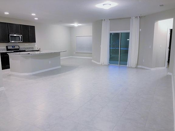 This 3-bed 2-bath Camden with an open floor plan is bright and spacious -perfect for hosting holiday gatherings!