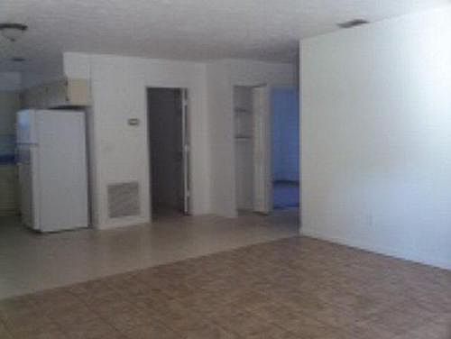 5th image of 520 NW 12th Dr
