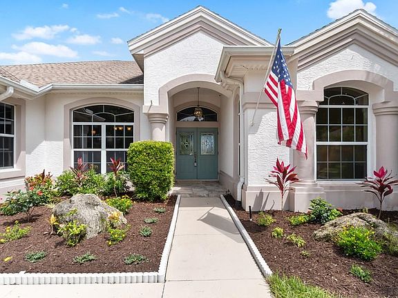 5th image of 38 Saint Andrews Ct