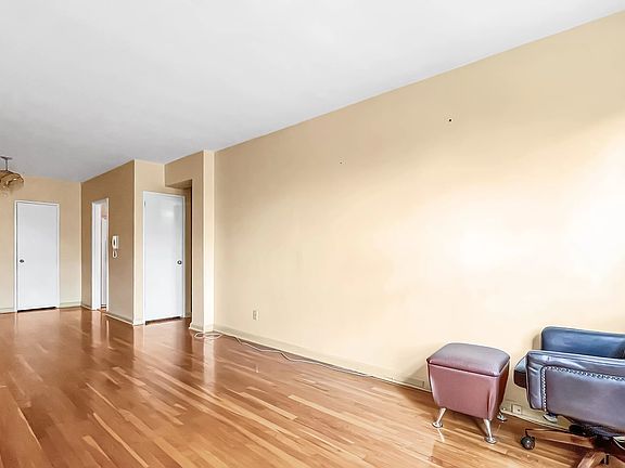 3rd image of 28-02 Parsons Blvd #3G