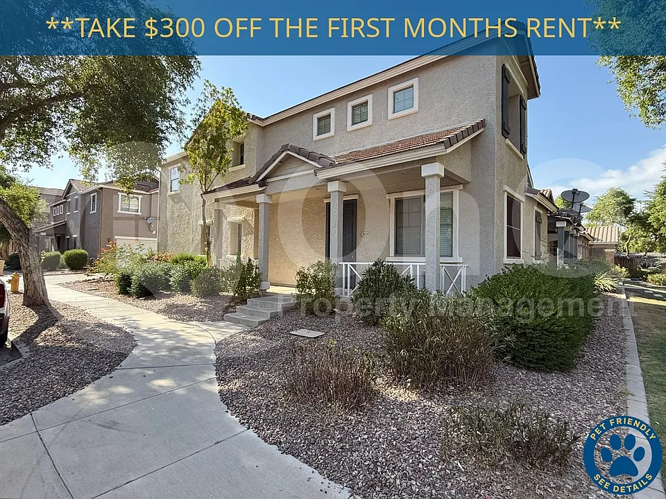 3834 E Santa Fe Ln